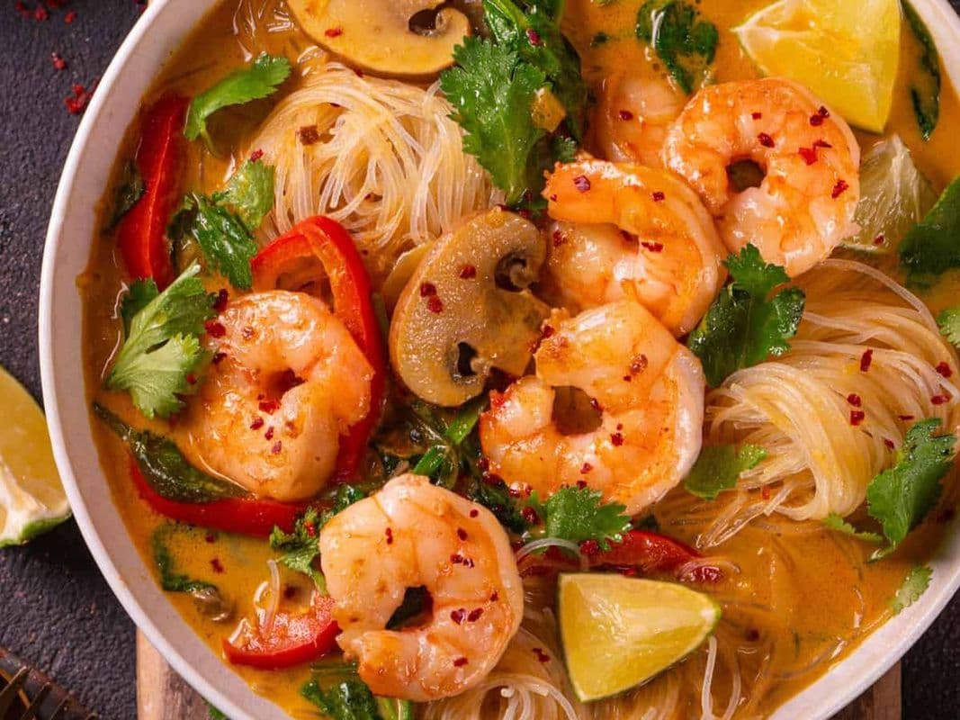 SHRIMP COCONUT CURRY NOODLE BOWL