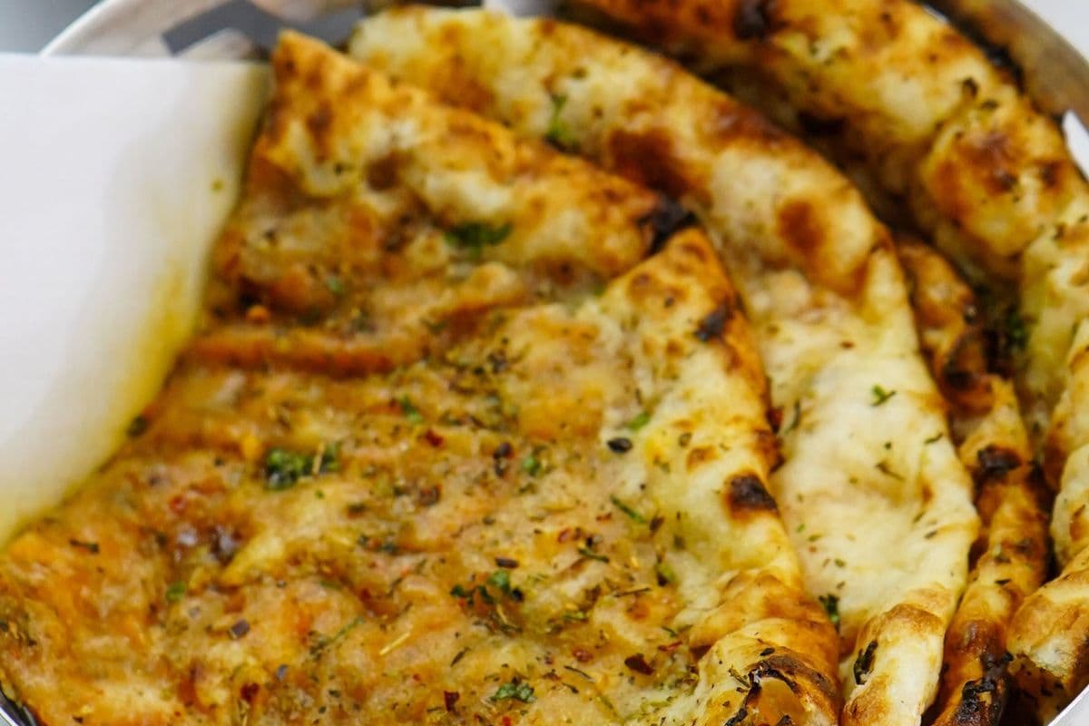 Cheesy Garlic Naan