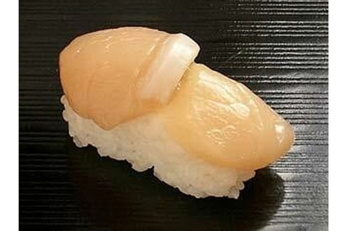 Jumbo Scallop (Hotate) Nigiri (1 pc)