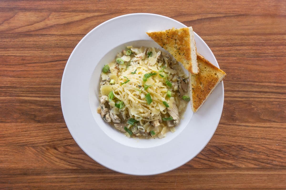 Seafood Alfredo Linguine