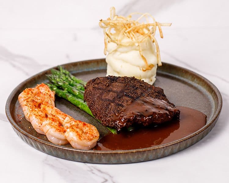 8oz Flat Iron Steak + Prawns