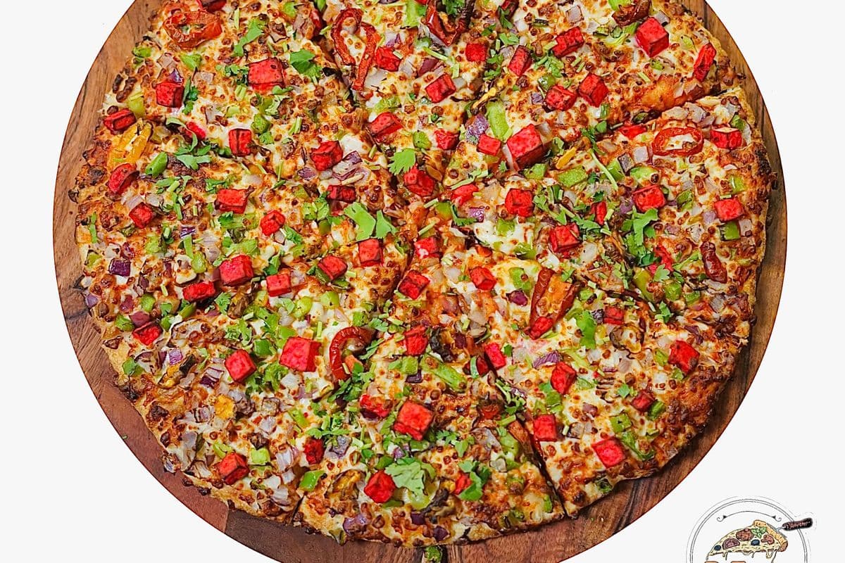 Monday Special Medium Tandoori Paneer Pizza