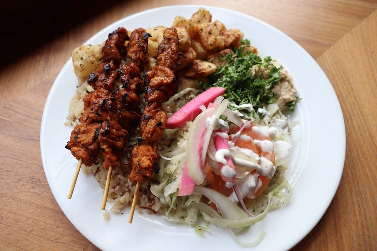 Assiette Vegan Brochette Poulet/Chicken / Assiette Vegan Brochette Poulet/Chicken