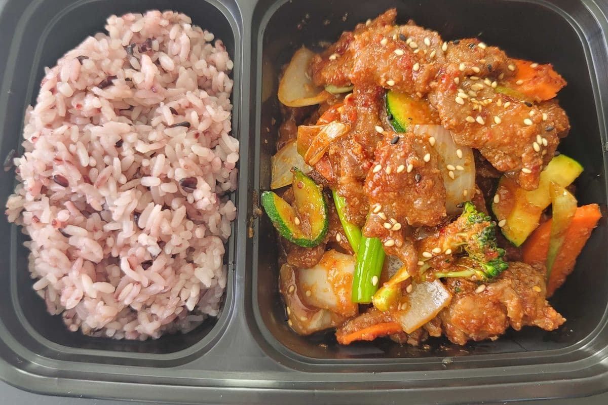 15. Jeyukbokeum au porc / Pork Jeyukbokeum