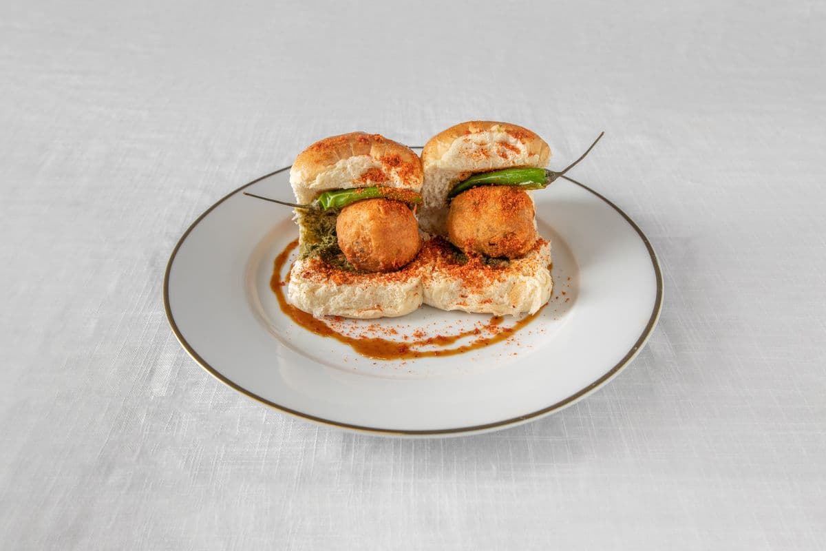 Vegetable Vada Pav (2 pcs)