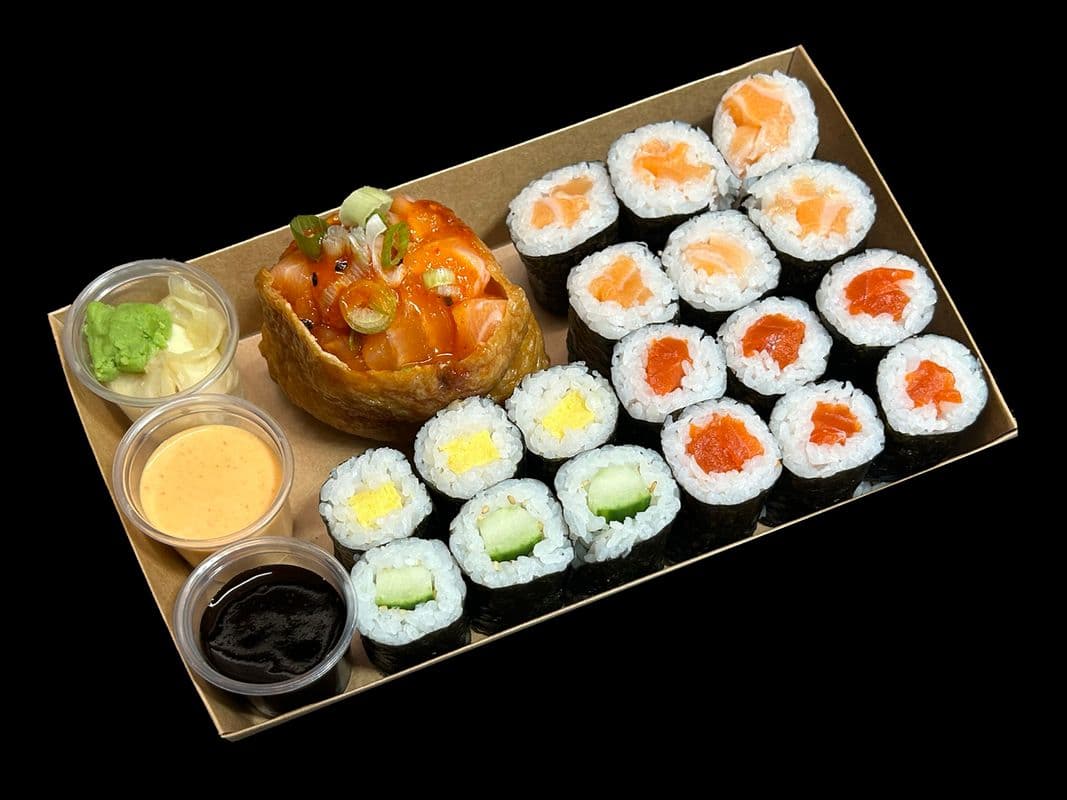 Salmon Maki Box (25pcs)