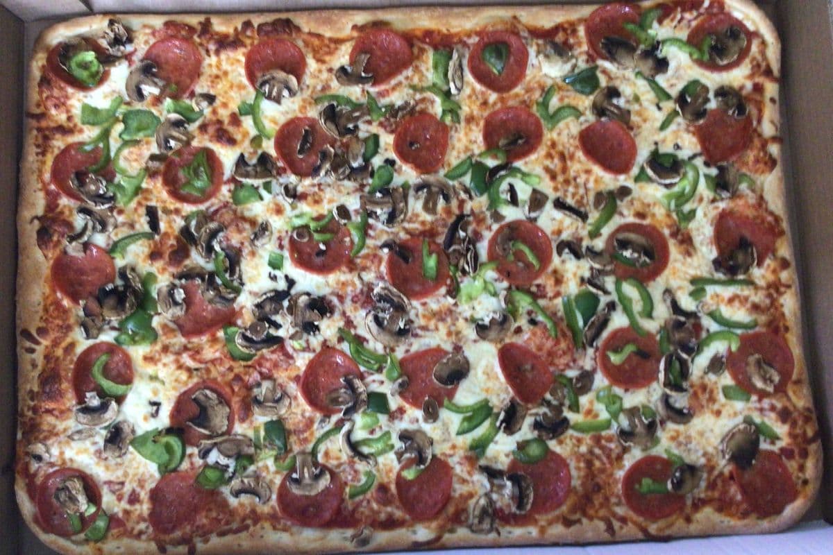 3. Party Deluxe Pizza