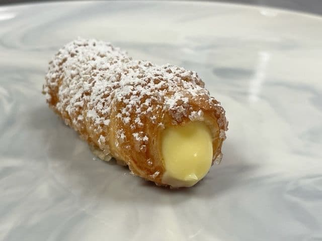 Custard Cannoli - small