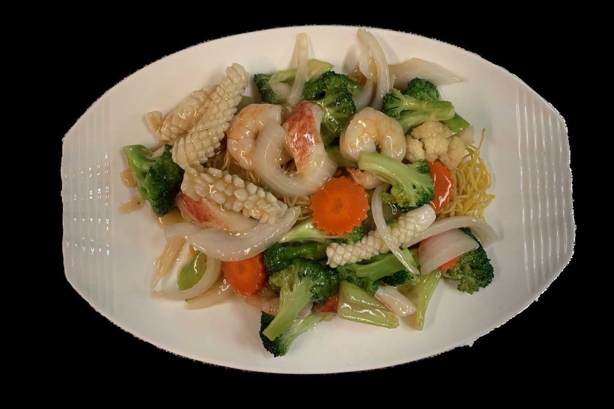 50.Cantonese Chow Mein with Seafood