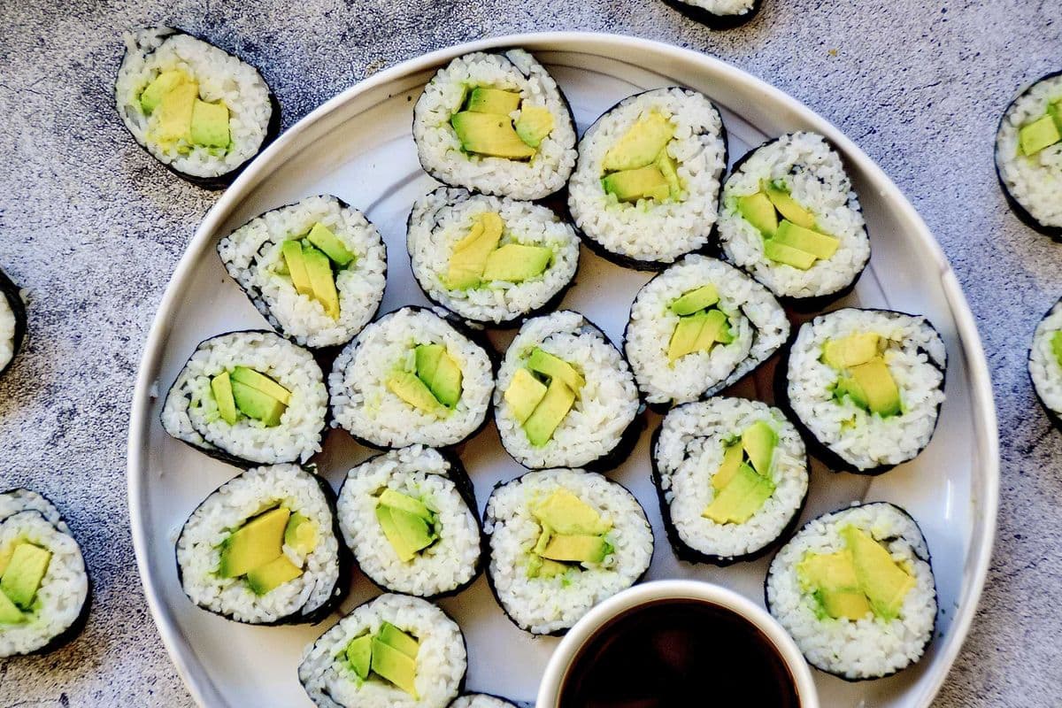 52. Avocado Hoso Maki (6 pcs)
