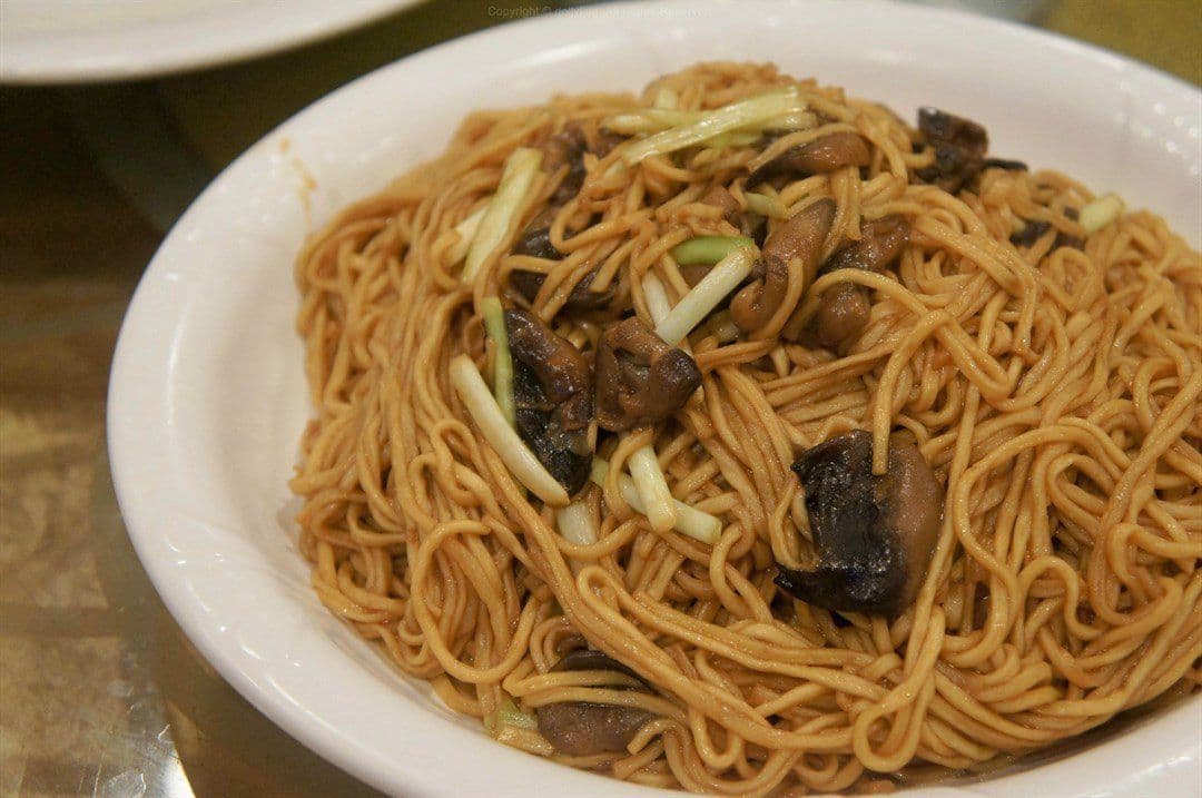 Braised Seafood Yee-Mein in Spicy XO Sauce / XO海鮮炆伊麵