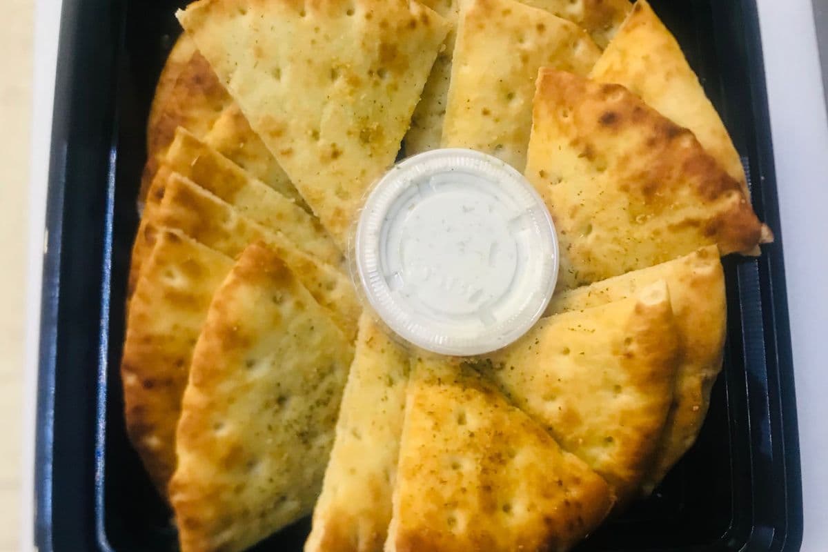 Greek Pita (x3) with Tzatziki (2 oz)
