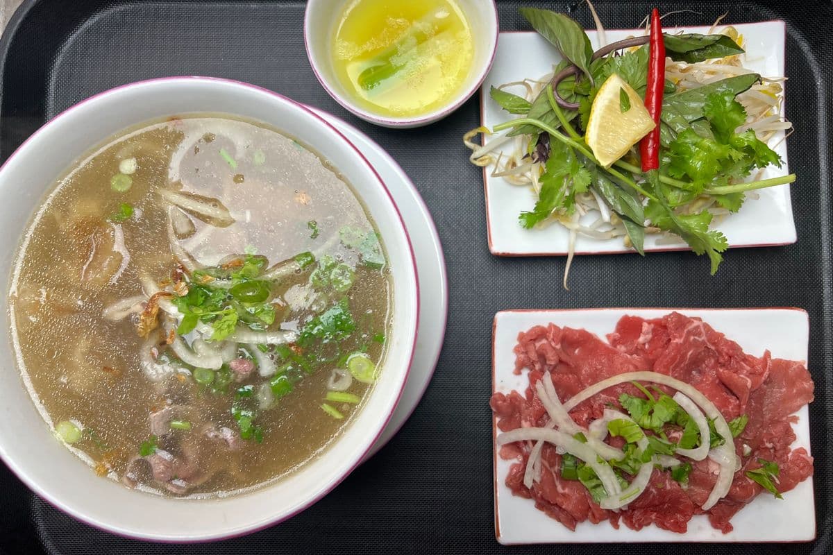 39. House Special Beef Noodle Soup - Pho Dac Biet (Large)