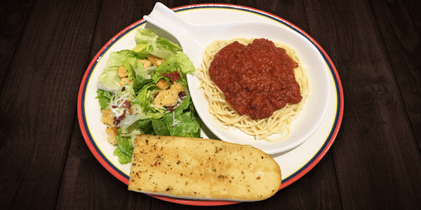 Spaghettini à la viande et salade César / Meat Spaghettini with Caesar Salad