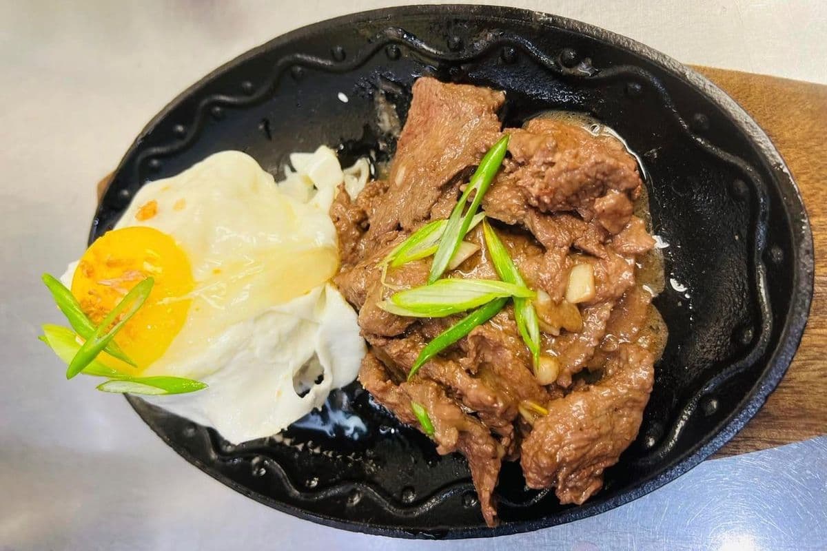 Sizzling Tapsilog
