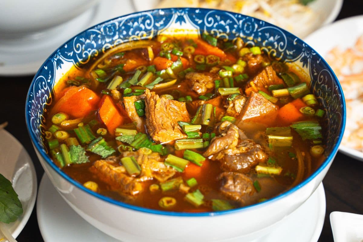 S7. Beef Stew with Rice Noodle
