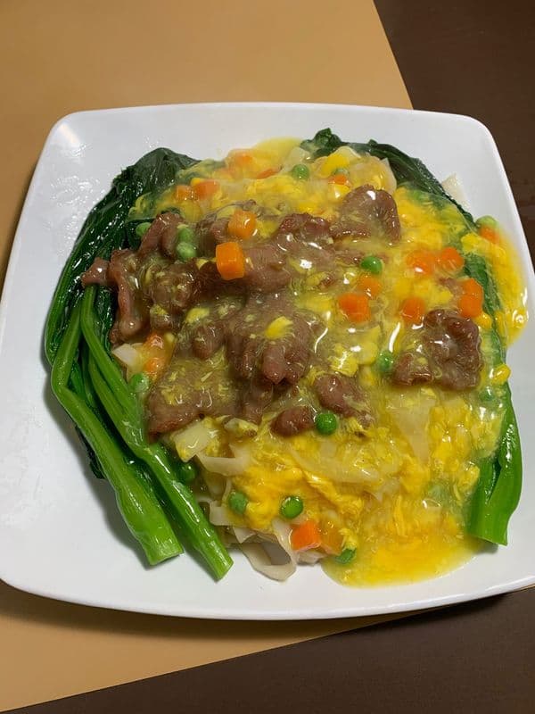 54. Stir-Fried Rice Noodle with Beef & Egg Sauce 滑蛋牛肉炒河