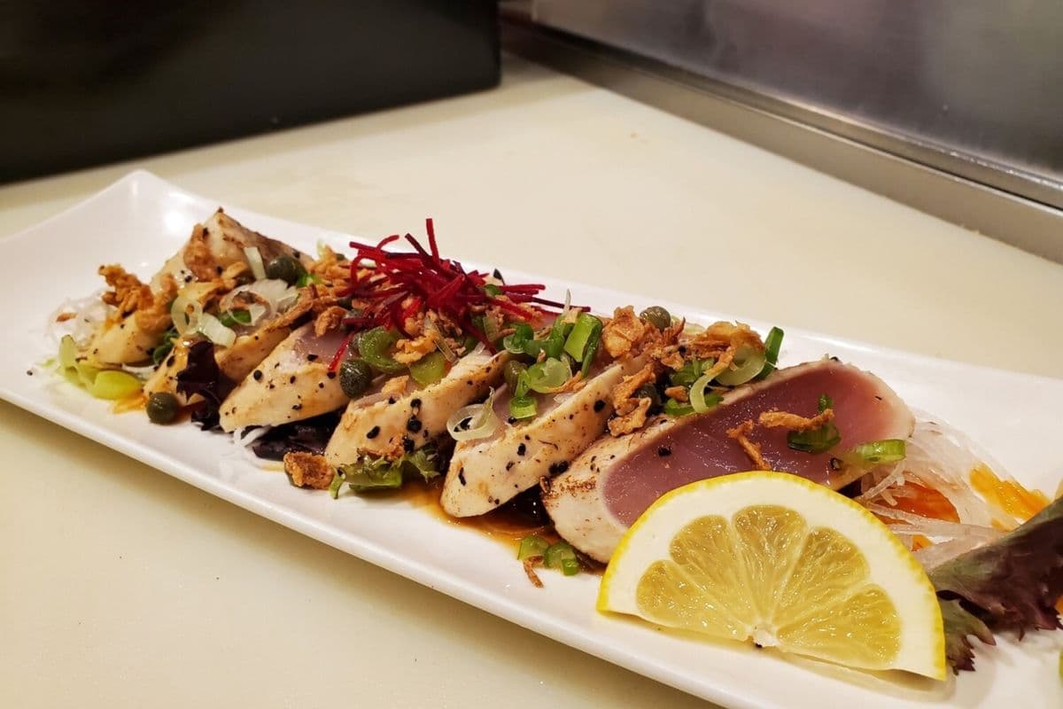 Tuna Grilled Tataki Sashimi (8 pcs)