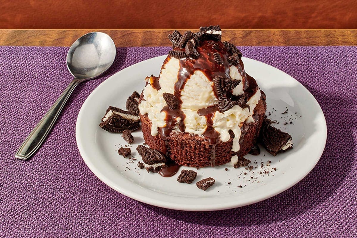 Brownie Sundae with Oreo® Pieces (900 Cals)