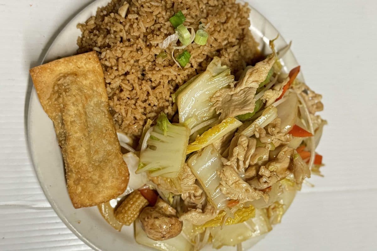 F lunch(Rice, egg roll, chic chopsuey)