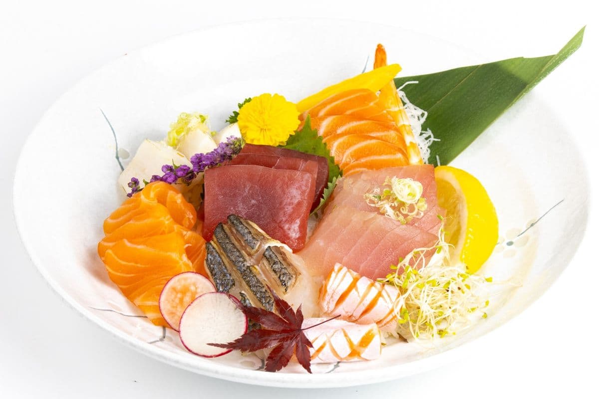 Sashimi Dinner (18 pcs)