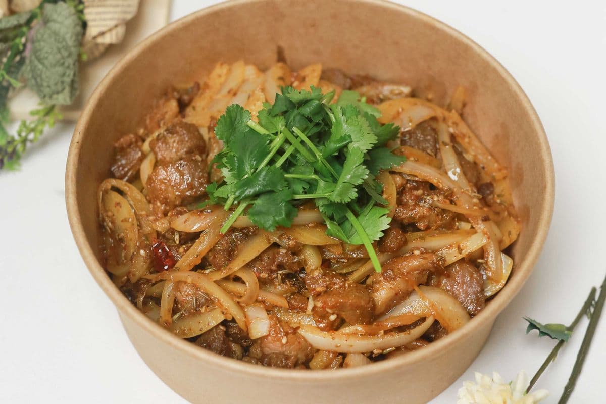 【F5】Stir-fried lamb with cilantro 孜然爆炒羊肉