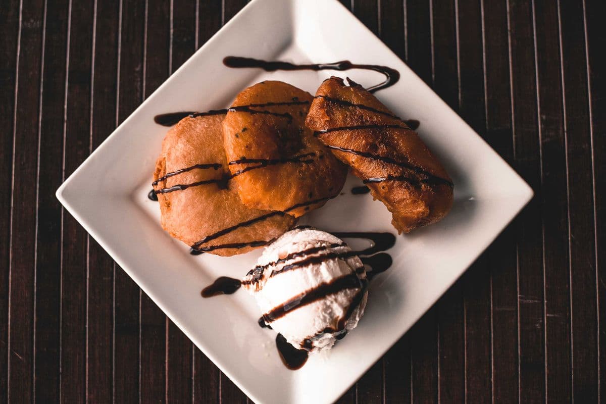 Beignets aux Ananas / Pineapple Donuts