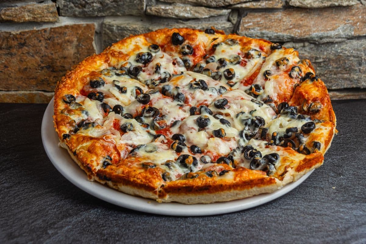 #16 8" Small Black Olive and Onion Classic Pizza