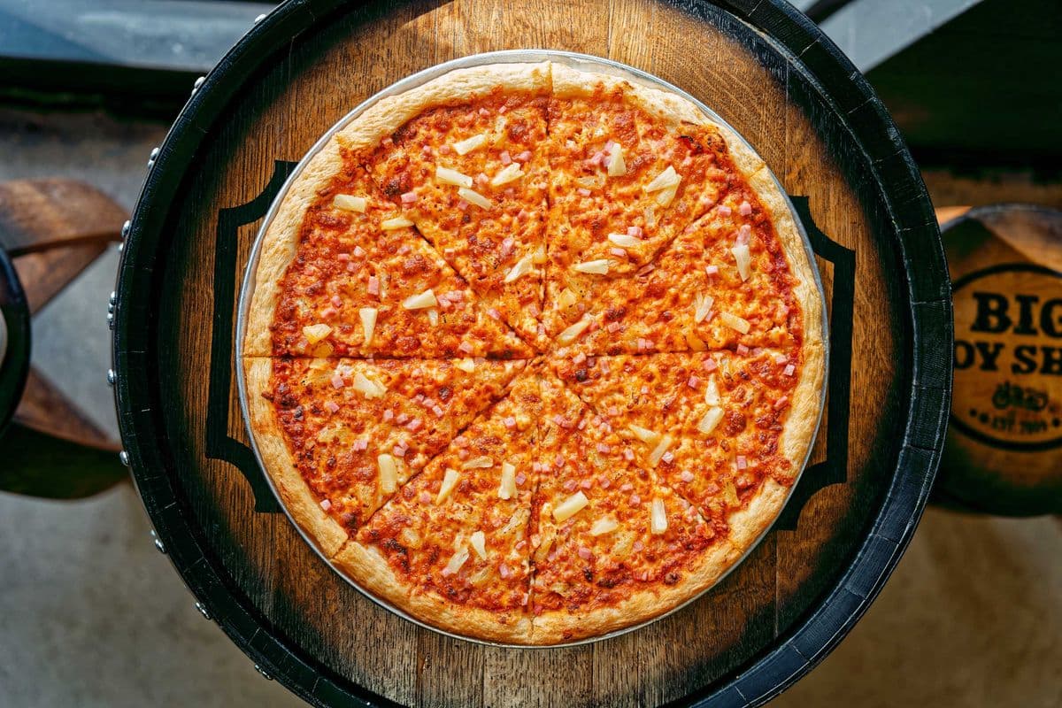 Hawaiian Luau Pizza