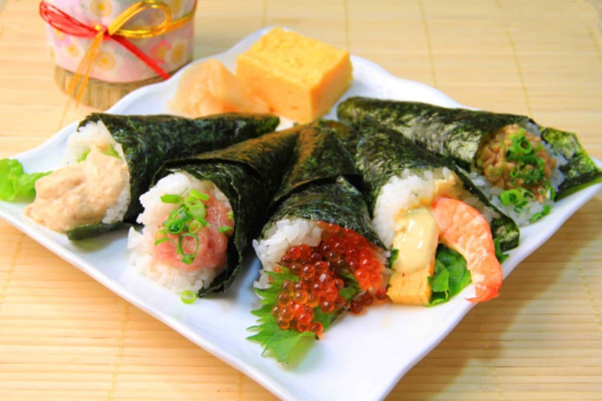 81. Spicy Grilled Salmon Hand Roll (1 ites)