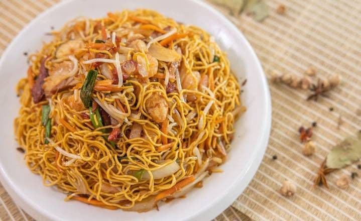 LM6. Deluxe Yang Chow Lo Mein 扬州捞面