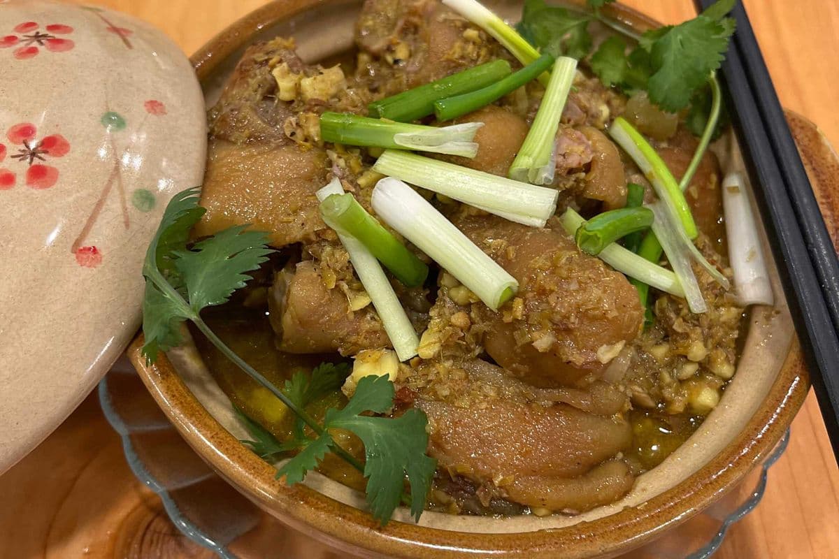 19. Giả cầy ( Vietnamese Style Braised Pork Feet)
