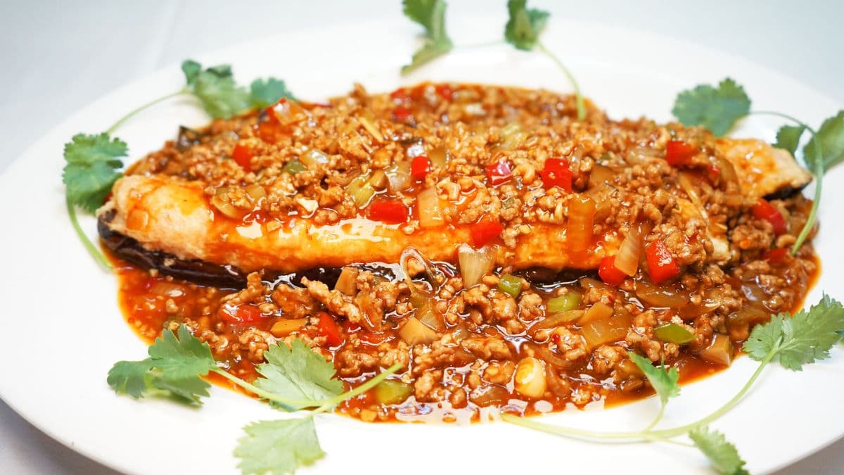 #952 Eggplant with Shrimp Paste Topped with Spicy Meat Sauce