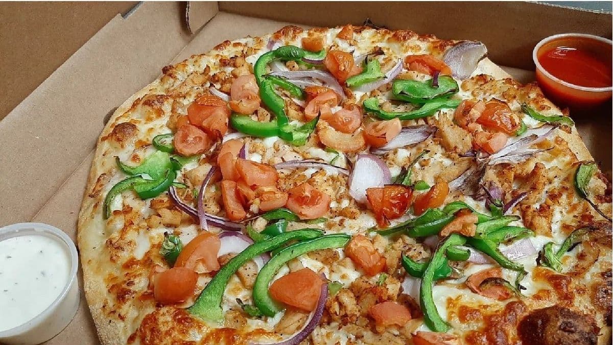 Medium Chicken Shawarma Pizza