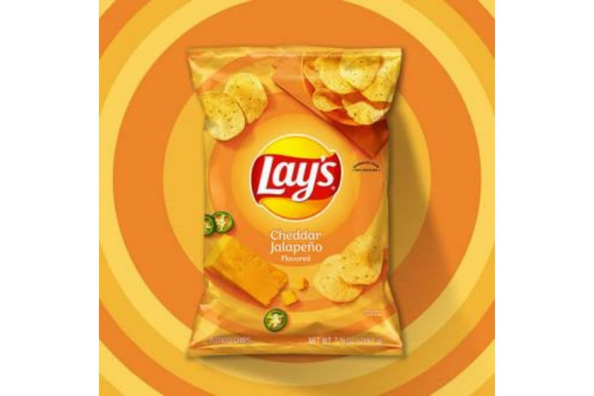 Lay's Cheddar Jalapeno Flavoured (235g)