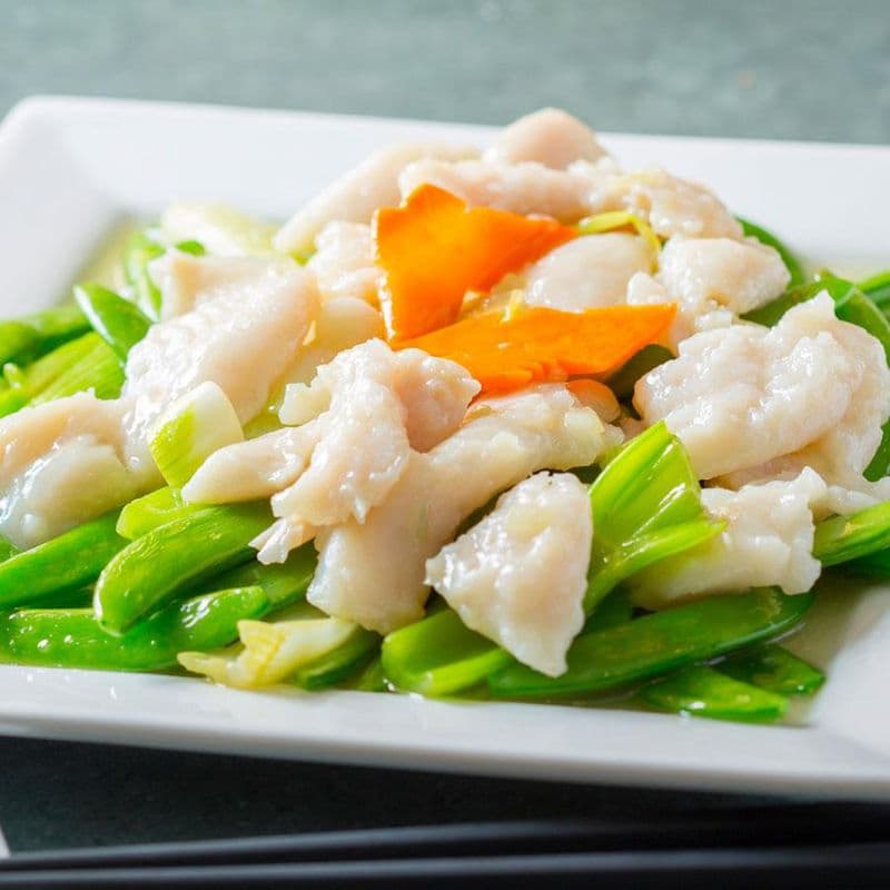 Fish Filet with Greens 碧綠魚球
