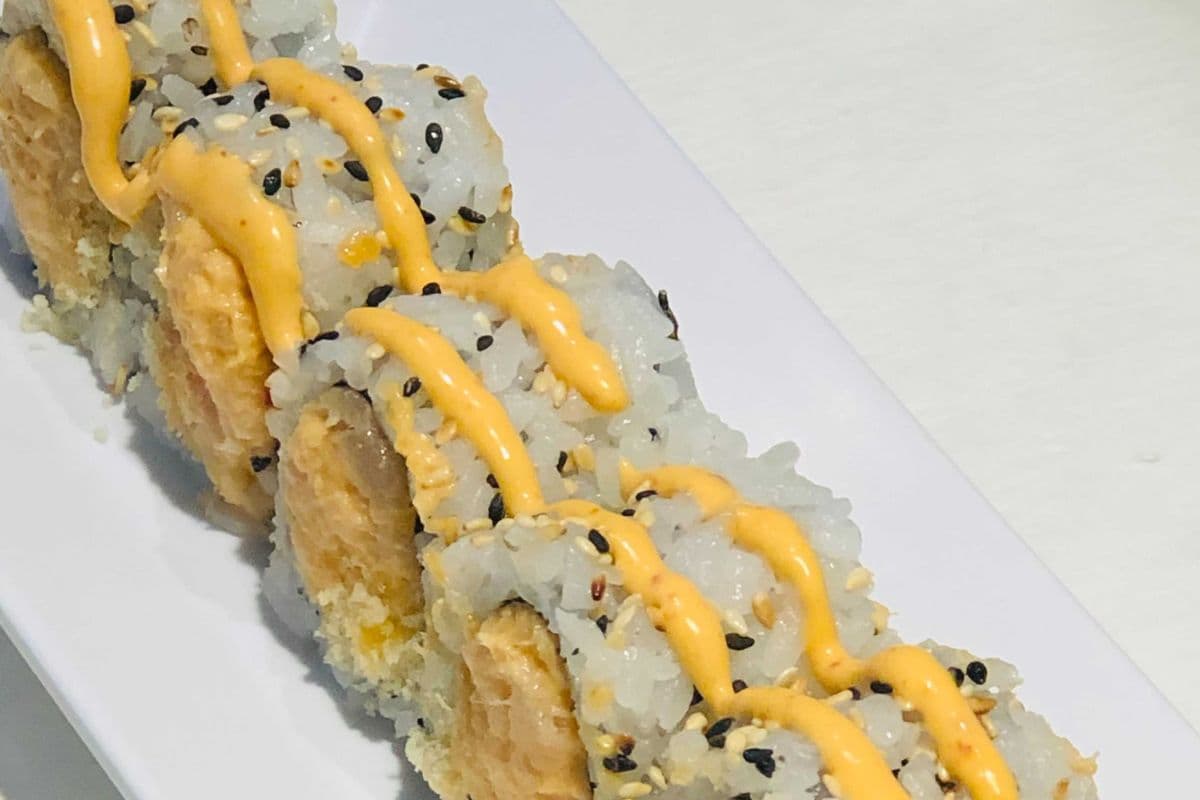 114. Spicy Tuna Roll (8 pcs)