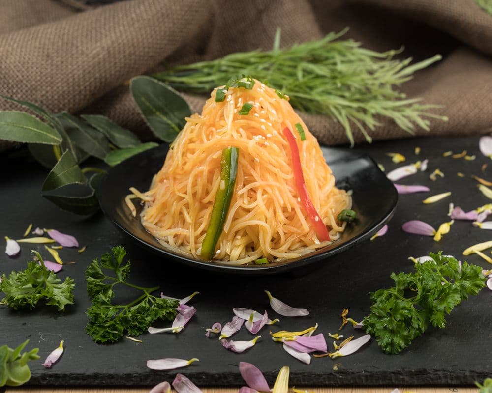 Shredded Potatoes Salad with Chili and Garlic Sauce