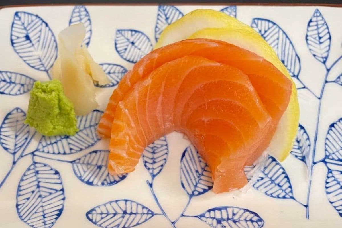 Salmon Sashimi (2 Pcs)