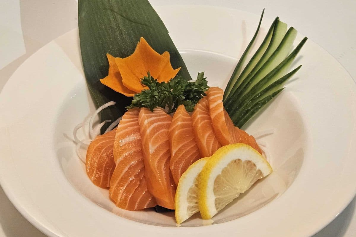 Salmon Sashimi (6pcs)