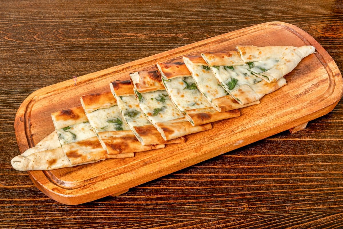 Ispanikl I - Spinach and Cheese Pide