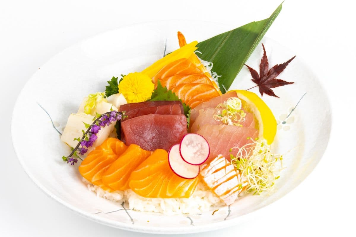 Chirashi Dinner (18 pcs)