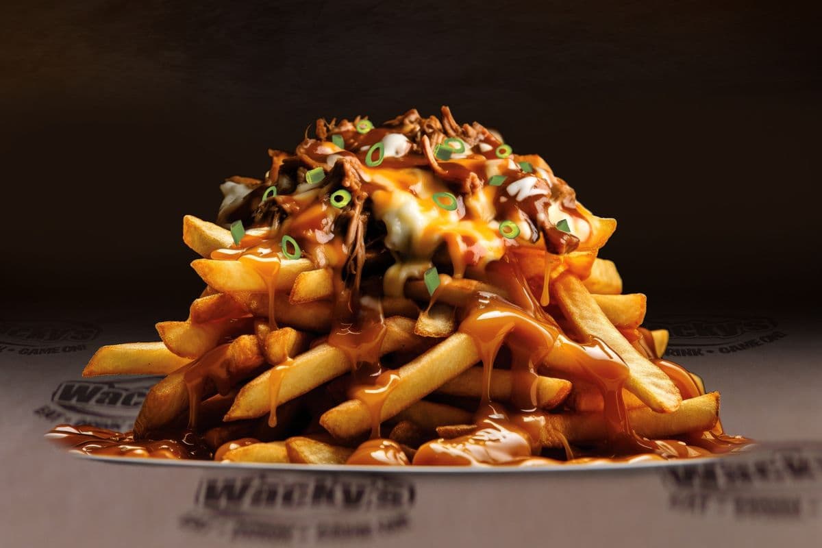 Large Ms. Piggy's Poutine