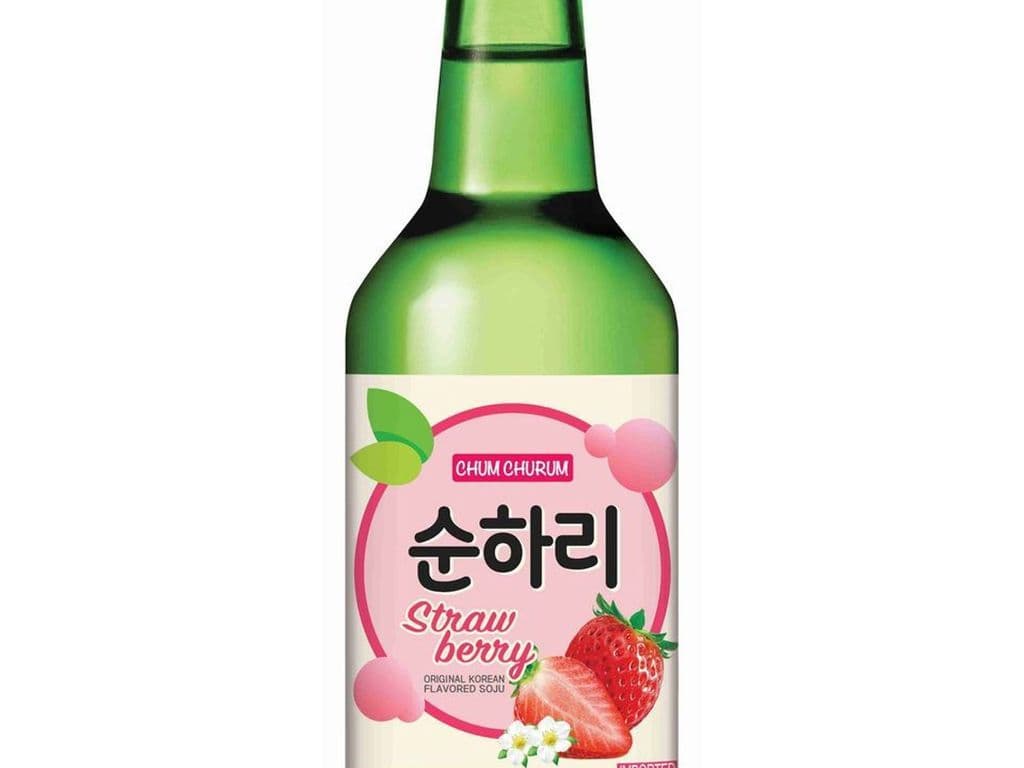 Chum Churum Strawberry Soju Bottle (360 ml)