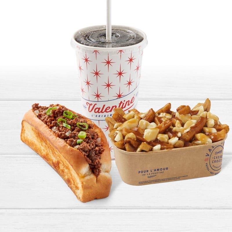 Pain à la viande avec poutine / Meat hot dog with poutine