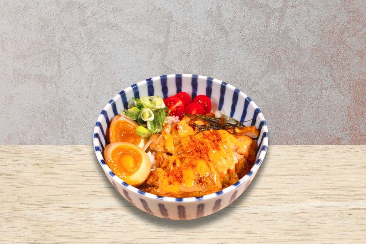 Spicy Mayo Chicken Donburi スパイシーマヨチキン丼