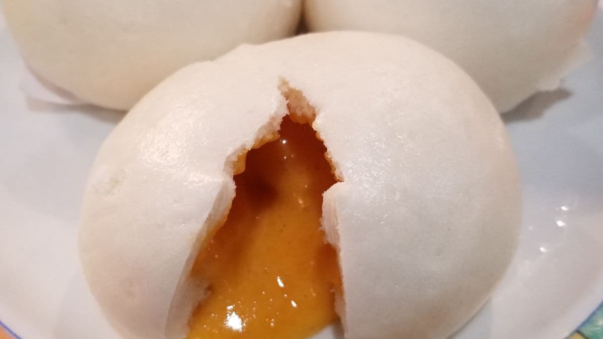 Sweet Creamy Egg Yolk Buns (3 Pcs)