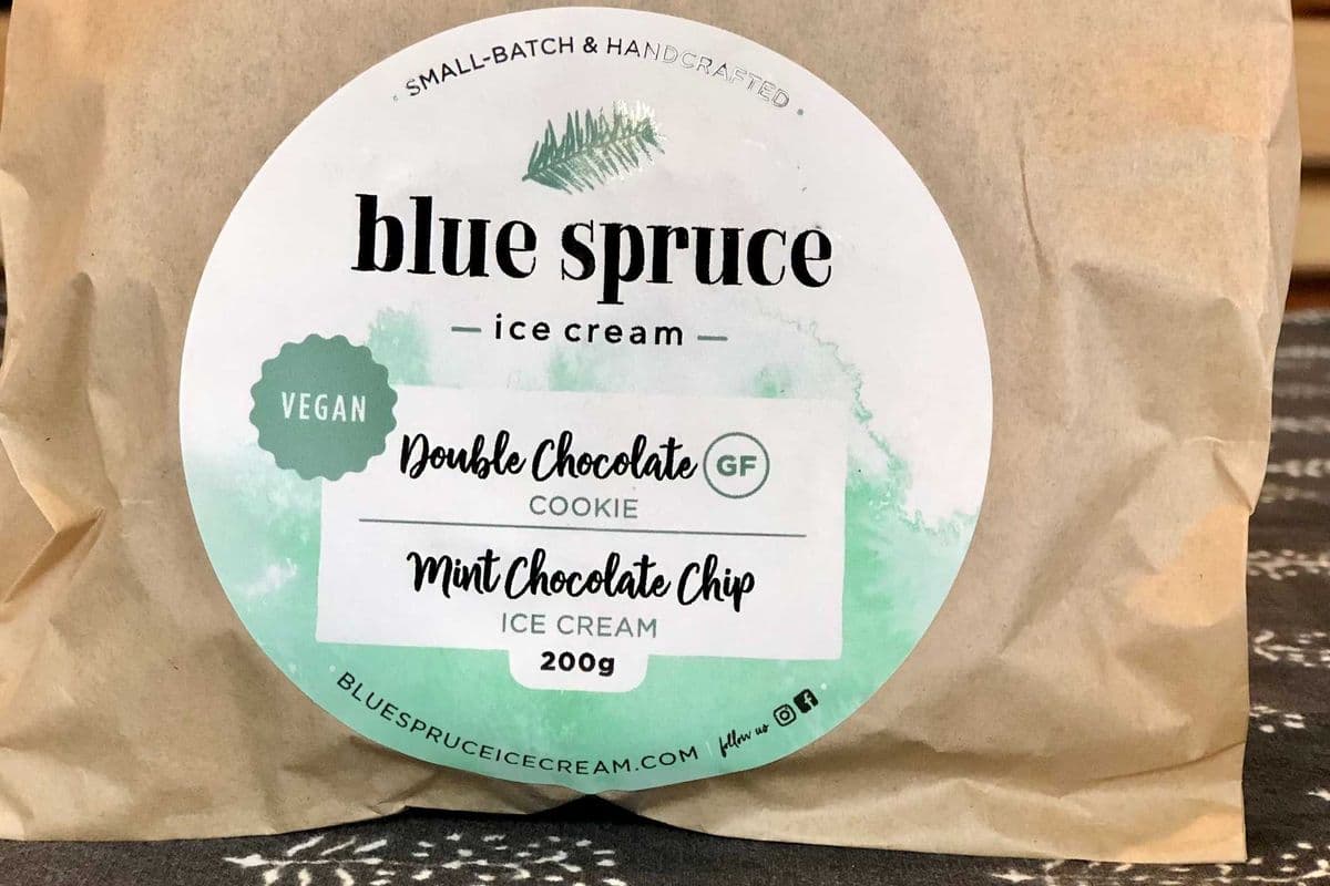 Vegan Mint Chip Ice Cream with Double Chocolate Vegan Cookie Sandwich (200 grams)