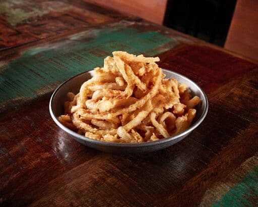 Fried Onion Strings / Languettes d’oignon frites