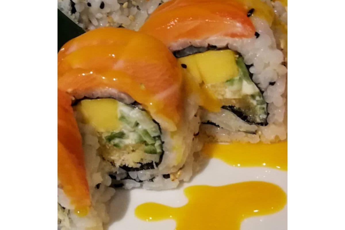 Mango Tango Sushi Roll (8 pcs)
